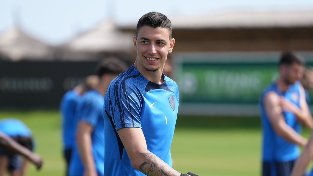 Galatasaray’da Berke Özer sürprizi! Genç kaleci öyle bir şey yaptı ki…